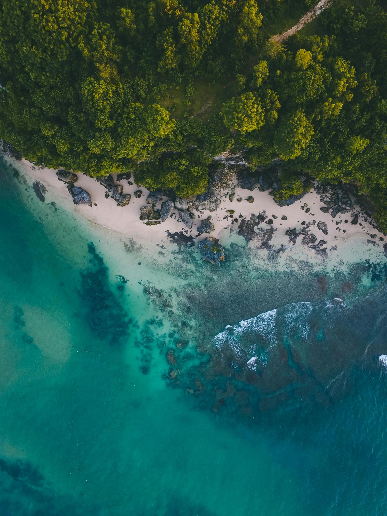 Nieodkryte skarby azji – plaże, które zachwycają naturalnym pięknem